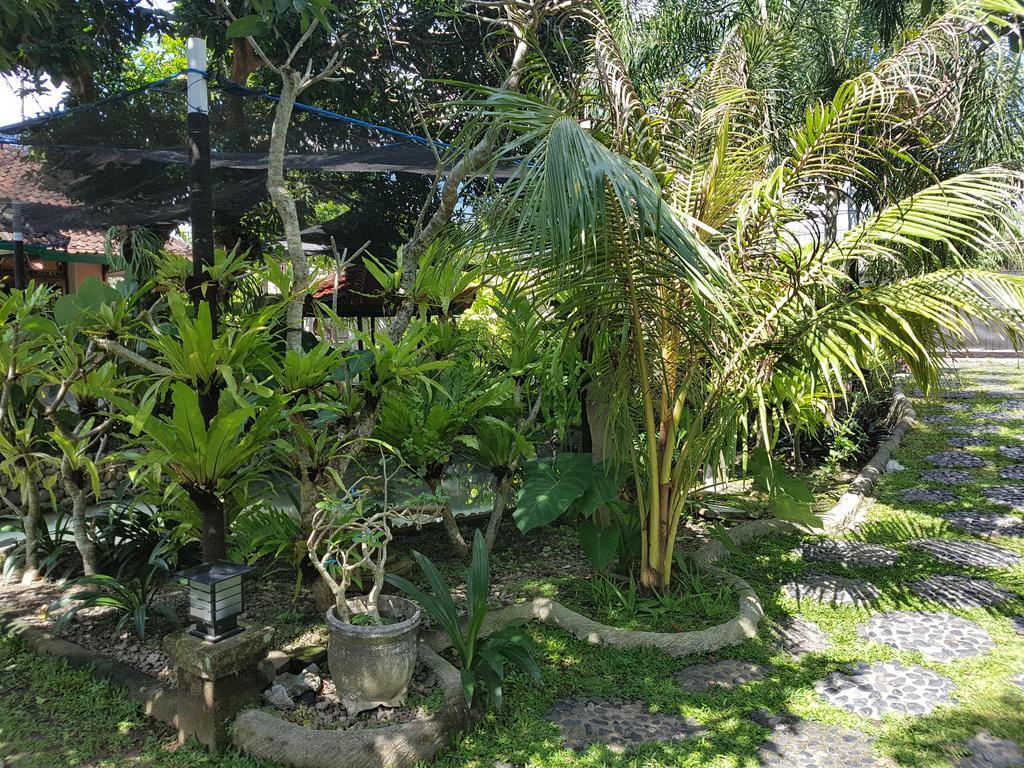 Villa Bale Seni Mataram Exteriör bild