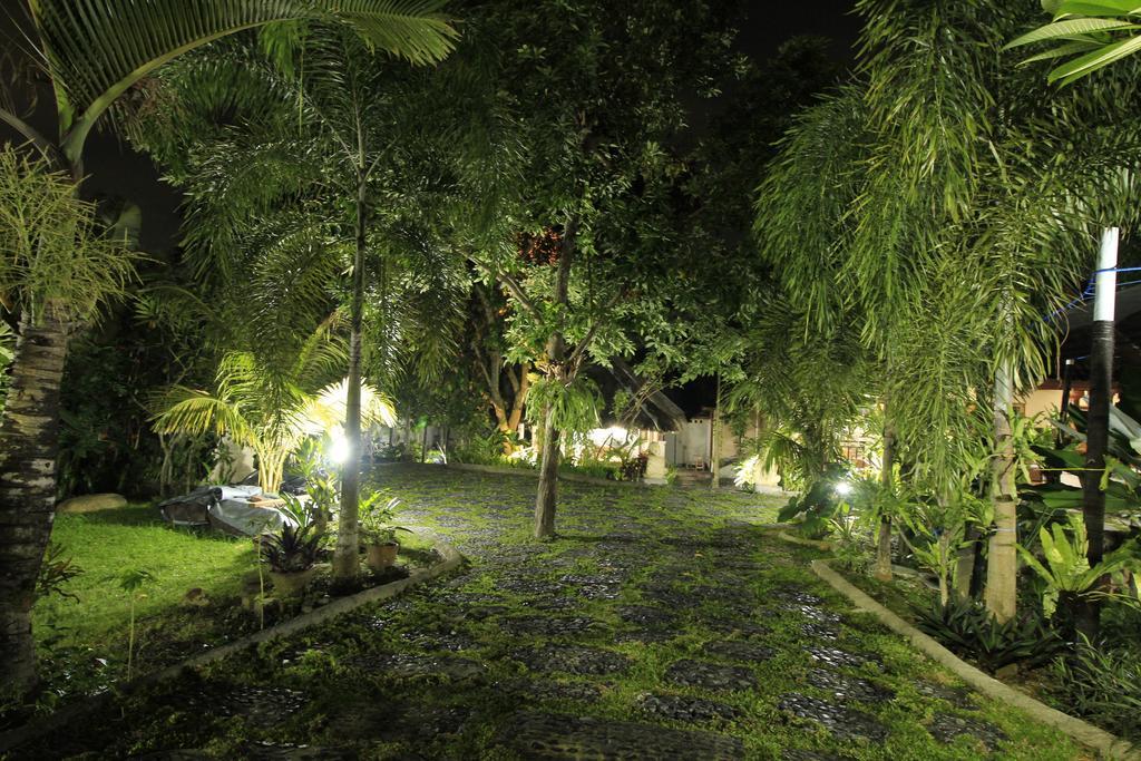 Villa Bale Seni Mataram Exteriör bild
