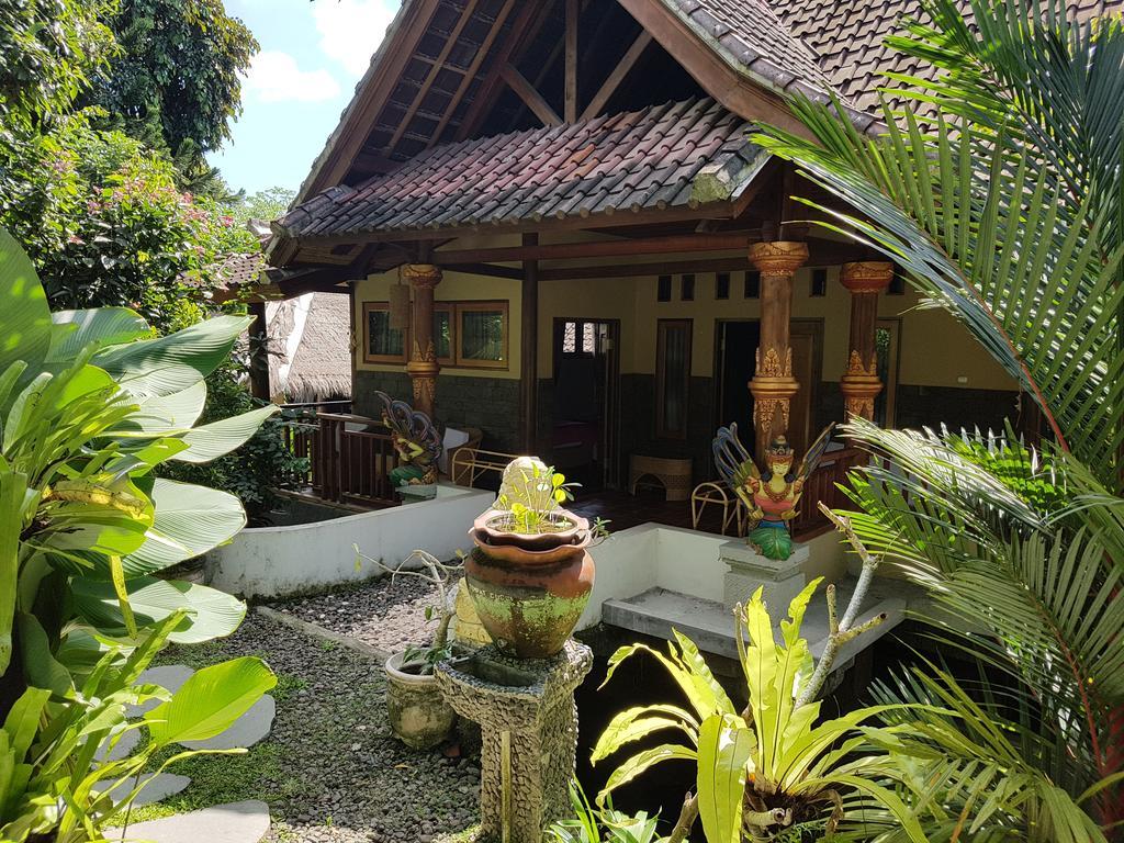 Villa Bale Seni Mataram Exteriör bild