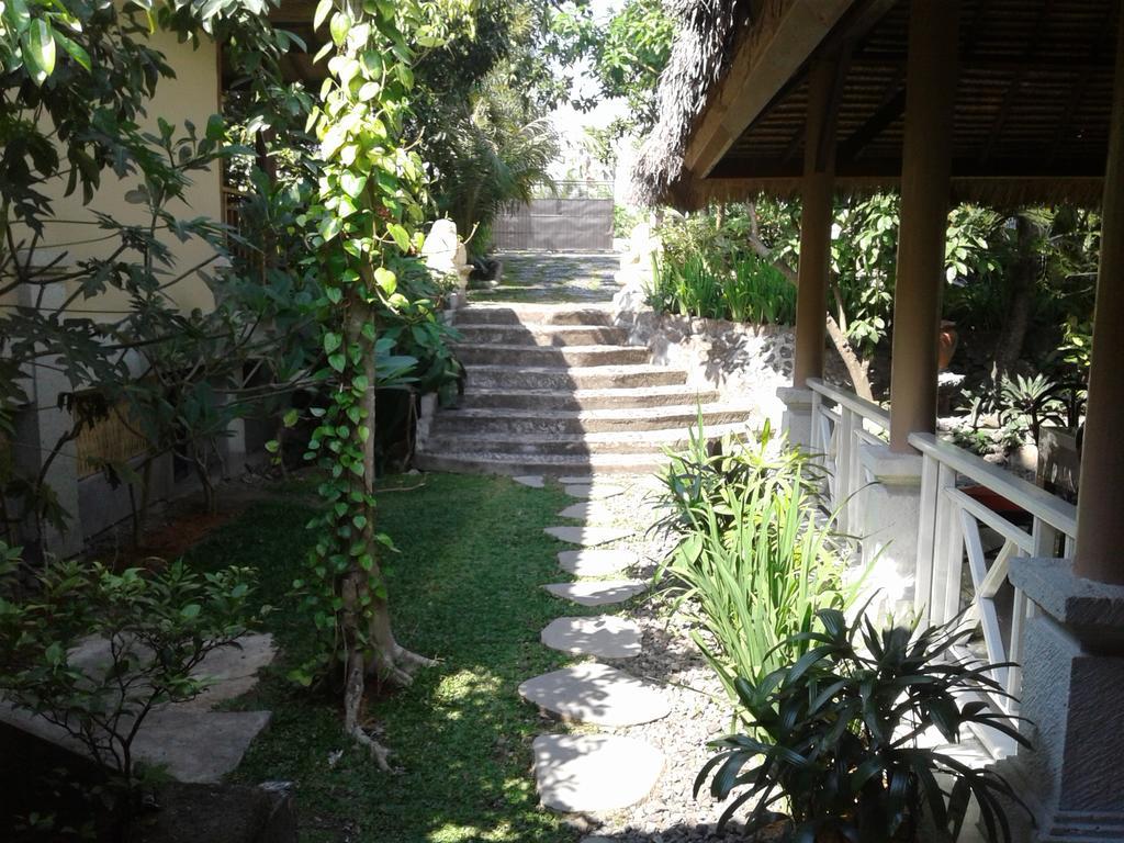 Villa Bale Seni Mataram Exteriör bild